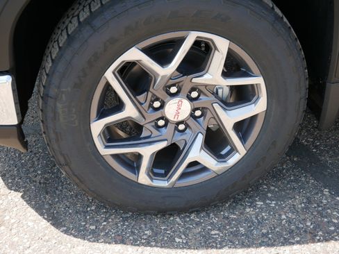 New 2026 GMC Sierra 1500 SLT w/ SLT Premium Plus Package AWD/4WD image 9