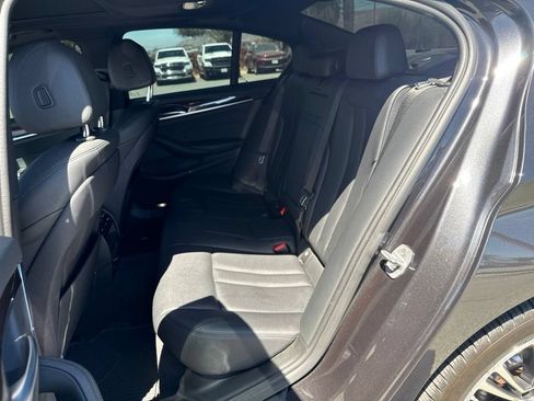 Used 2019 BMW 530e w/ Convenience Package RWD image 17