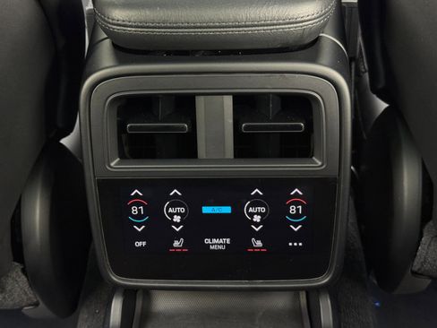 Used 2020 Porsche Taycan image 37