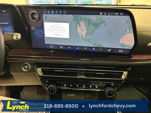 Used 2025 Chevrolet Traverse Z71 w/ Enhanced Driving Package AWD/4WD image 13