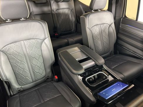 Used 2023 Jeep Grand Wagoneer Series III image 32