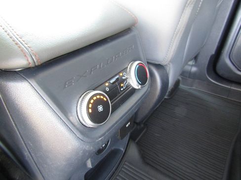 Used 2025 Ford Explorer Active w/ Active Comfort Package AWD/4WD image 22