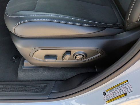 New 2025 Jeep Grand Cherokee L Altitude image 13