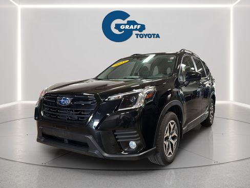 Used 2023 Subaru Forester Premium AWD/4WD image 1