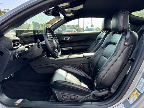 Used 2024 Ford Mustang Premium image 4