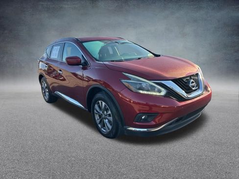 Used 2018 Nissan Murano SV FWD image 2