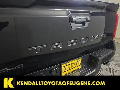 Certified 2025 Toyota Tacoma SR5 AWD/4WD image 11