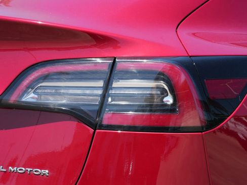 Used 2019 Tesla Model 3 Long Range AWD/4WD image 18