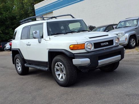 Used 2014 Toyota FJ Cruiser 4WD image 7