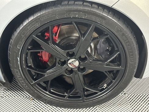 Used 2021 Chevrolet Corvette Stingray Premium Conv w/ Z51 Performance Package RWD image 10