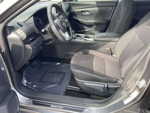 Used 2025 Nissan Sentra SV FWD image 17