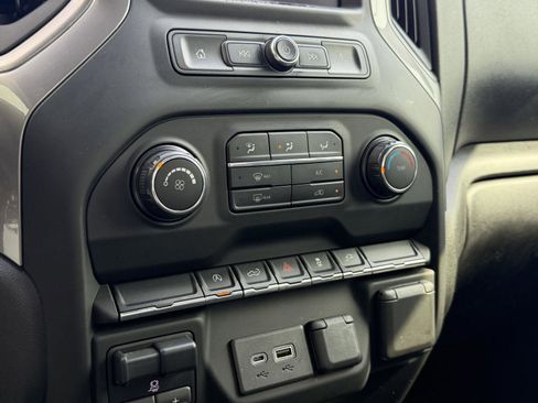 Used 2021 Chevrolet Silverado 1500 Custom image 23