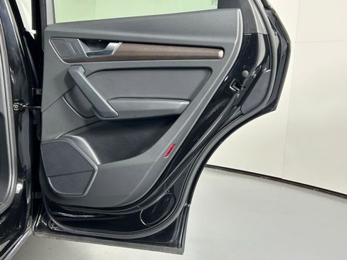 Used 2021 Audi Q5 2.0T Premium w/ Convenience Package AWD/4WD image 12