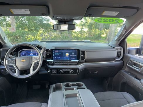 Used 2025 Chevrolet Silverado 2500 LT AWD/4WD image 58