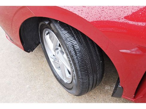 Certified 2025 Hyundai Elantra SE FWD image 33