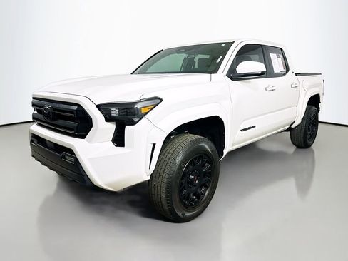 Used 2024 Toyota Tacoma SR5 AWD/4WD image 3