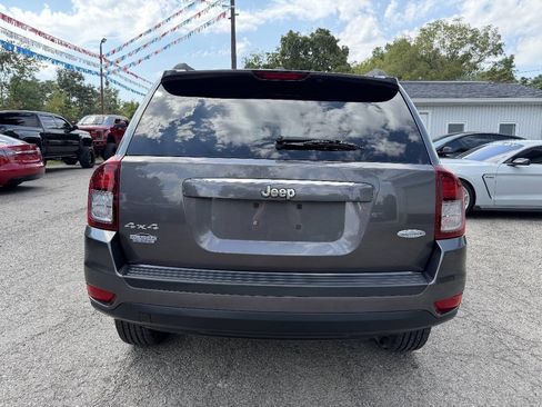 Used 2017 Jeep Compass Latitude AWD/4WD image 5
