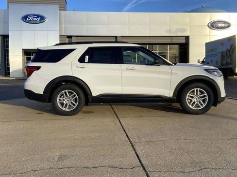 New 2026 Ford Explorer Active image 2