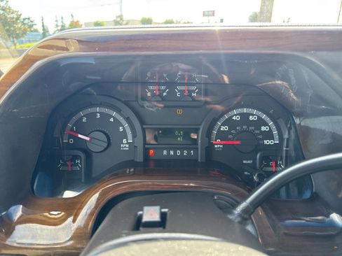 Used 2011 Ford E-150 and Econoline 150 w/ Premium Van Group image 37