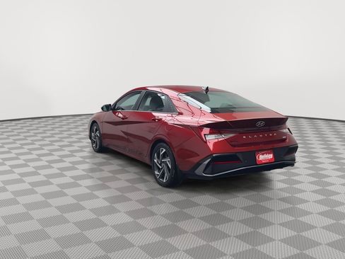 Used 2024 Hyundai Elantra Limited image 2