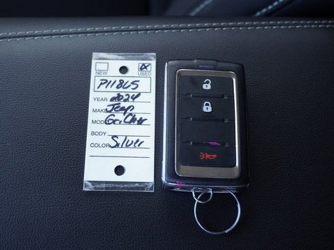 Used 2024 Jeep Grand Cherokee Laredo image 37