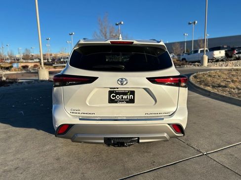 New 2026 Toyota Highlander Platinum AWD/4WD image 6