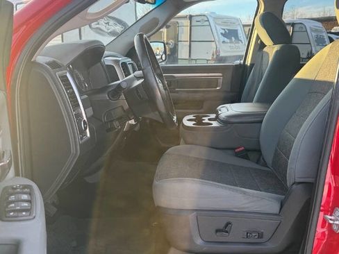 Used 2016 RAM 1500 Classic SLT w/ Luxury Group image 9