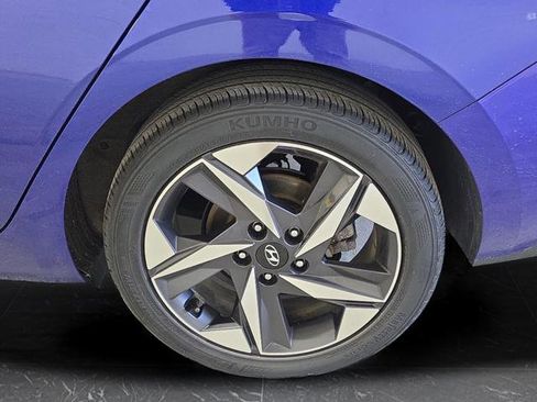 Certified 2023 Hyundai Elantra SEL w/ Convenience Package FWD image 34