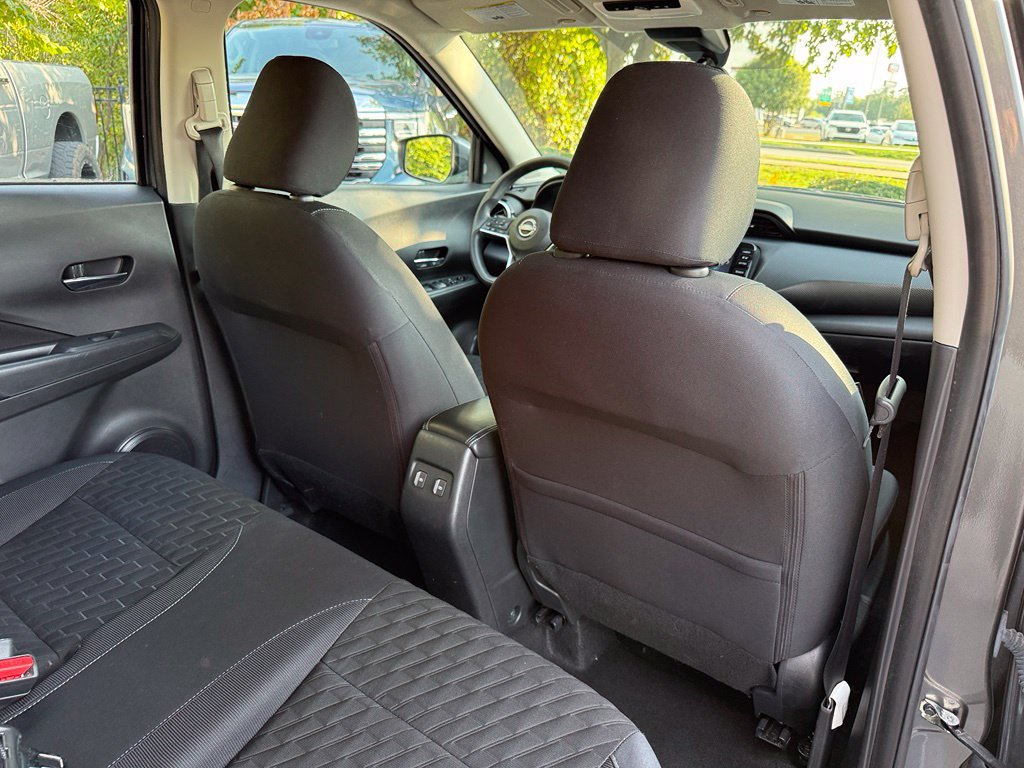 Used 2023 Nissan Kicks SV FWD image 36