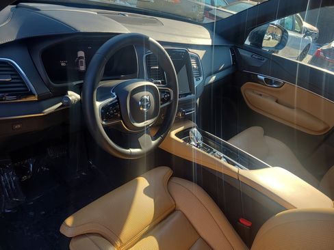 Used 2024 Volvo XC90 B6 Ultimate w/ Protection Package Premier image 16