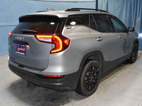 Used 2024 GMC Terrain SLT w/ Elevation Edition image 28