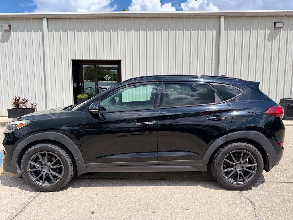 Used 2016 Hyundai Tucson Limited w/ Option Group 03 AWD/4WD image 2