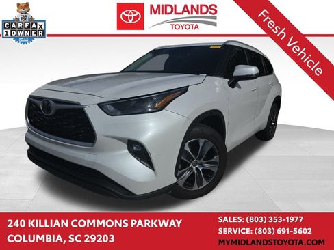 Used 2024 Toyota Highlander XLE image 1