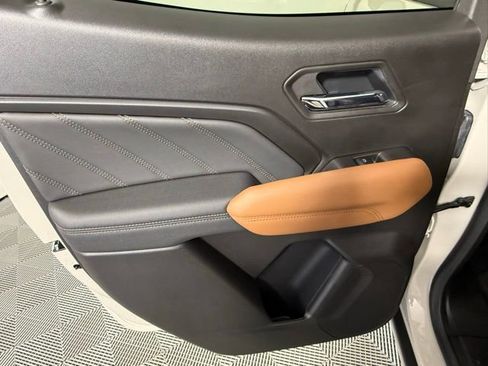 Used 2026 GMC Canyon AT4 image 39