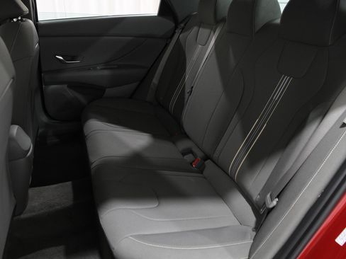 Used 2024 Hyundai Elantra SEL image 18