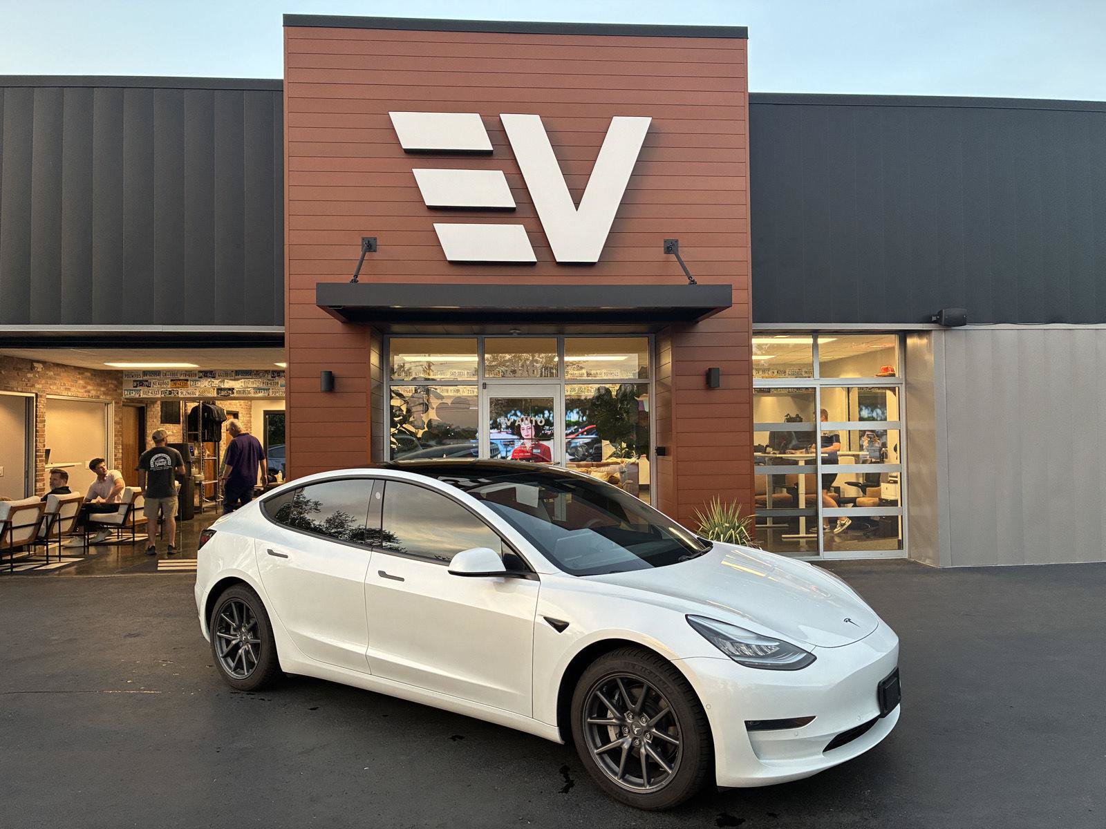 Used 2020 Tesla Model 3 Long Range AWD/4WD image 1