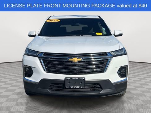 Used 2023 Chevrolet Traverse LT image 2