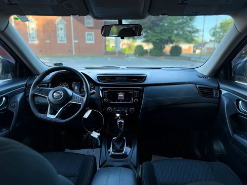 Used 2018 Nissan Rogue S AWD/4WD image 14