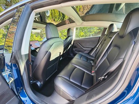 Used 2018 Tesla Model 3 Long Range image 5