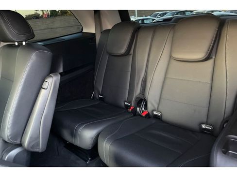 Used 2024 Mercedes-Benz GLS 450 4MATIC w/ AMG Line Exterior image 17