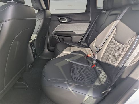 New 2026 Jeep Compass Latitude image 8