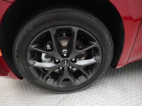 Used 2025 Chrysler Pacifica Limited FWD image 27