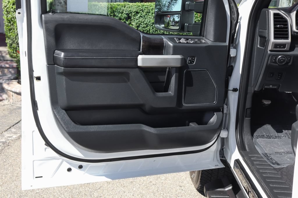 Used 2022 Ford F350 Lariat w/ Black Appearance Package AWD/4WD image 16