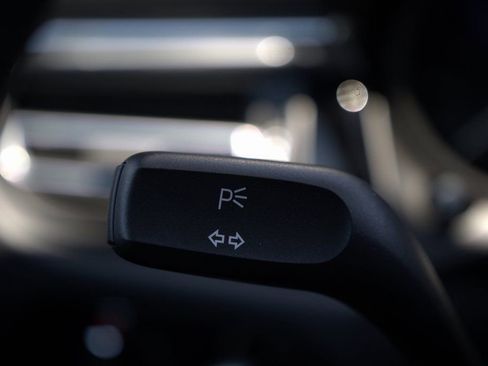 Certified 2025 Porsche Macan Turbo image 44