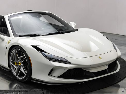 Used 2022 Ferrari F8 Tributo RWD image 36