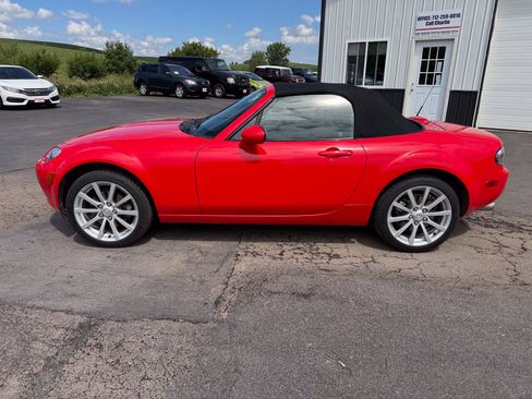 Used 2007 MAZDA MX-5 Miata Grand Touring RWD image 16