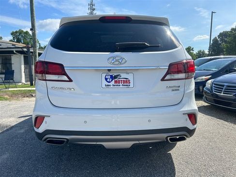 Used 2017 Hyundai Santa Fe Limited FWD image 4