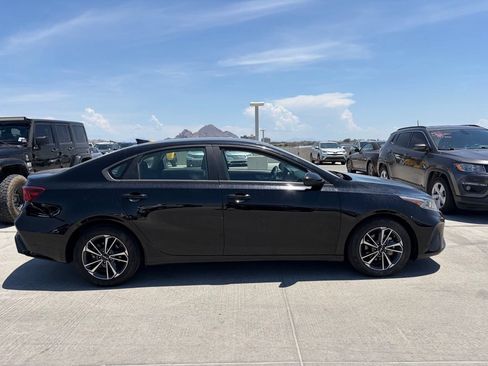 Used 2024 Kia Forte LXS FWD image 3