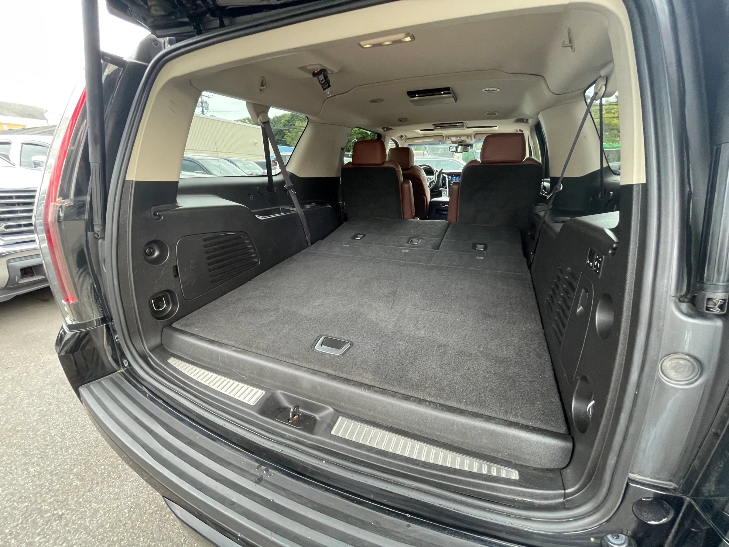 Used 2015 Cadillac Escalade ESV Luxury AWD/4WD image 26