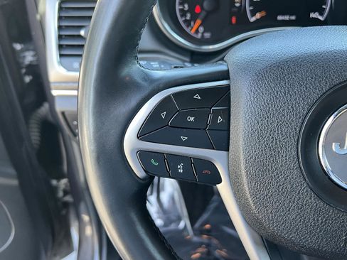 Used 2018 Jeep Grand Cherokee Limited w/ Luxury Group II AWD/4WD image 32